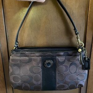 Authentic Beautiful Coach Large Wallet Wristlet